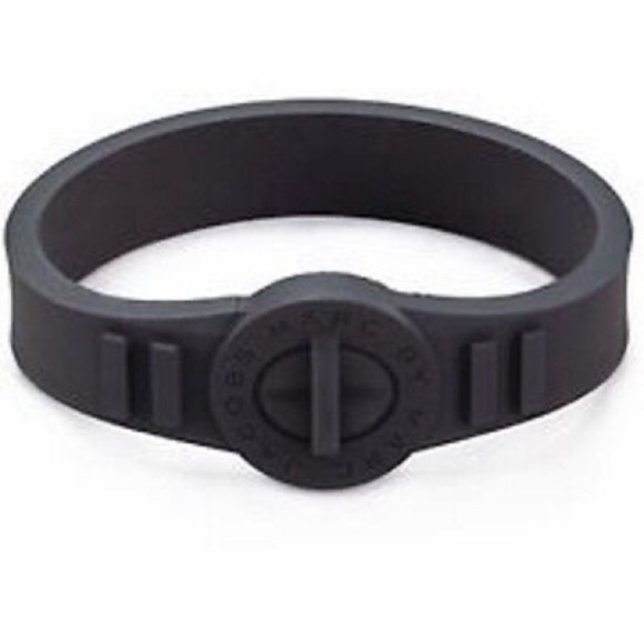 NWT Marc by Marc Jacobs bracelet black color, one size style M0004829 - Picture 2 of 5